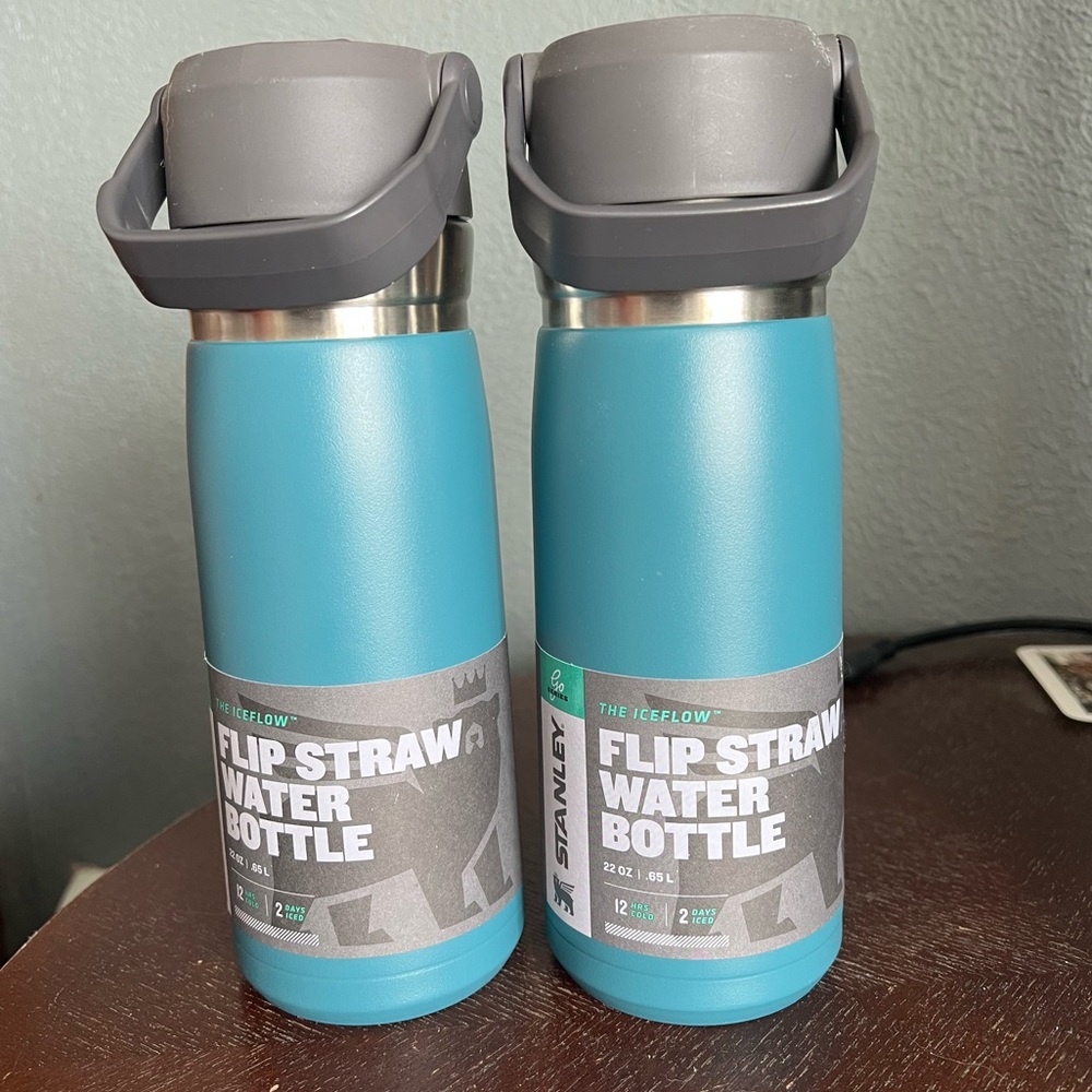NWT Stanley THE ICE FLOW FLIP STRAW WATER BOTTLE | 22 OZ set of two